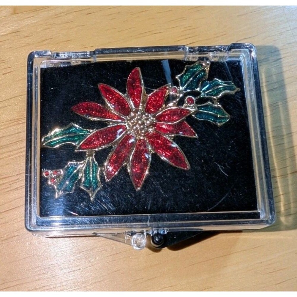 VINTAGE AVON HOLLYBERRY POINSETTIA ENAMEL GOLD METAL CHRISTMAS BROOCH PIN (P428)